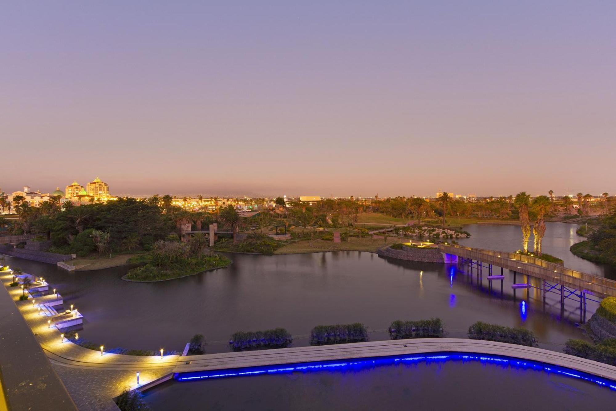 Bridgewater View 502 By Hostagents *